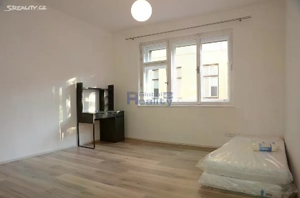 Pronájem bytu 2+1 55 m² Tomkova, Hradec Králové