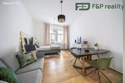 Prodej bytu 1+kk 39 m² Ve vrchu, Praha - Libeň