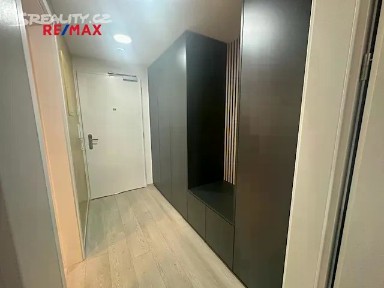 Prodej bytu 1+kk 55 m² Poděbradská, Praha - Hloubětín