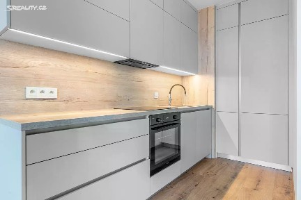 Pronájem bytu 2+kk 42 m² Fabiánové, Praha - Hlubočepy