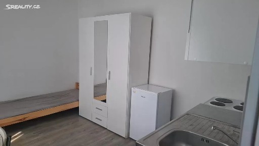 Pronájem bytu 1+kk 24 m² Přerovská, Pardubice - Svítkov