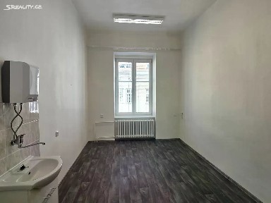 Pronájem kanceláře 15 m² Československé armády, Hradec Králové