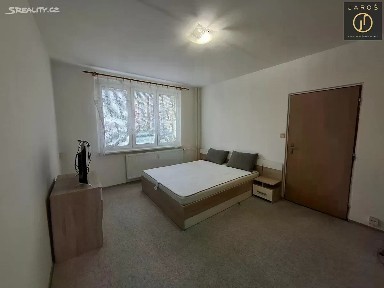 Chomutov, Školní pěšina