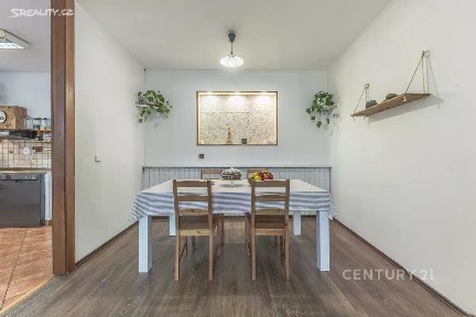 Prodej bytu 3+kk 87 m² náměstí Plukovníka Vlčka, Praha - Černý Most