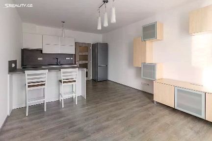 Pronájem bytu 1+kk 31 m² Horolezecká, Praha - Hostivař