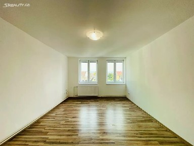 Pronájem bytu 2+1 69 m² Masarykovo nám., Uničov