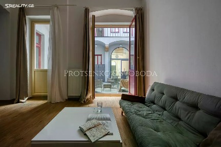 Prodej bytu 2+kk 73 m² Prvního pluku, Praha - Karlín