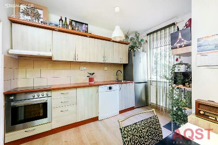 Prodej bytu 3+kk 112 m² Sídliště Střed, Mělnické Vtelno