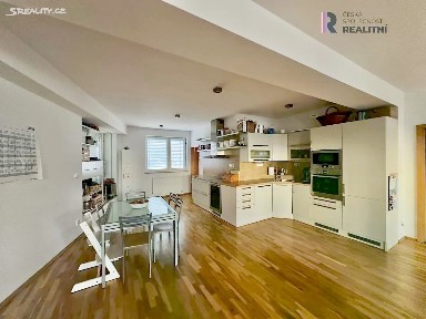 Prodej bytu atypický 178 m² náměstí Míru, Kroměříž