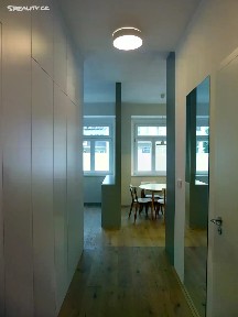 Pronájem bytu 1+1 37 m² Kloboučnická, Praha - Nusle