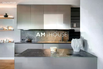 Prodej bytu 3+kk 96 m² Hodonínská, Praha - Michle