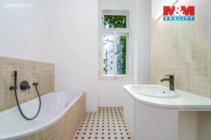 Praha, Praha 5, Smíchov, Zborovská, 8