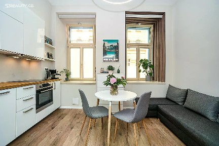 Prodej bytu 1+kk 26 m² Přibyslavská, Praha - Žižkov