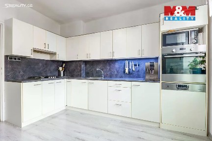 Ostrava, Ostrava-město, Poruba, Budovatelská, 13