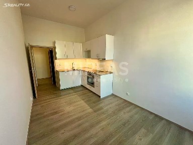 Pronájem bytu 2+1 67 m² Topolová, Milovice - Mladá