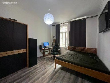 Pronájem bytu 2+kk 45 m² Jeseniova, Praha - Žižkov