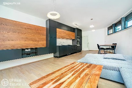 Pronájem bytu 3+kk 79 m² Kunešova, Praha - Žižkov