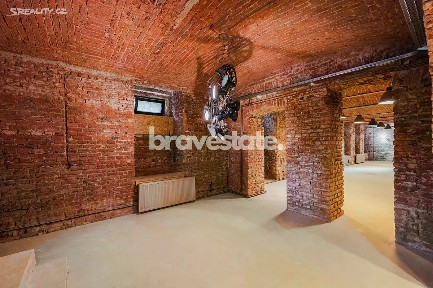 Prodej obchodního prostoru 335 m² Pernerova, Praha - Karlín