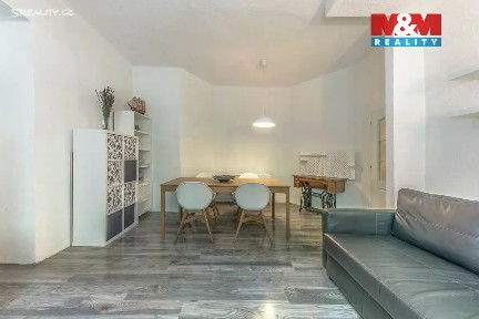 Praha, Praha 4, Nusle, Bartoškova, 2