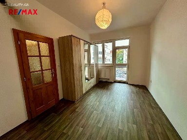 Pronájem bytu 3+1 91 m² Dvorecké náměstí, Praha - Podolí