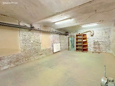Pronájem výrobní haly, prostoru 89 m² Pernerova, Praha - Karlín