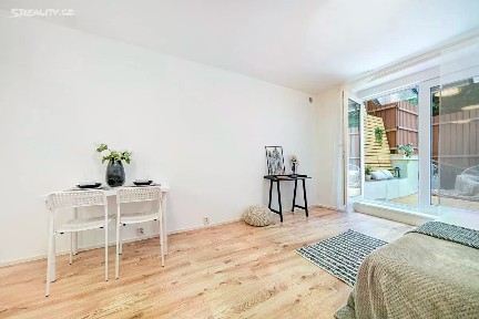 Prodej bytu 1+kk 36 m² Nad teplárnou, Praha - Komořany