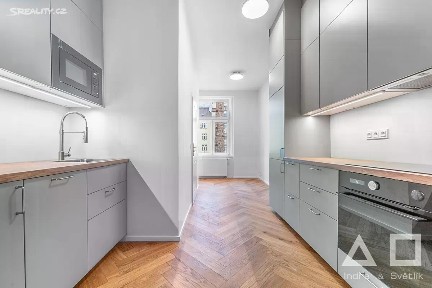 Pronájem bytu 1+1 46 m² Velehradská, Praha - Vinohrady