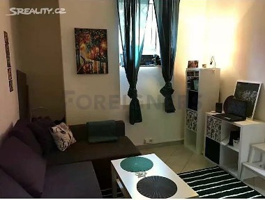 Pronájem bytu 1+kk 17 m² Lužická, Praha - Vinohrady