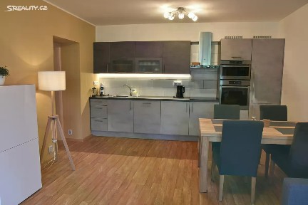 Pronájem bytu 3+kk 75 m² Národní obrany, Praha - Bubeneč