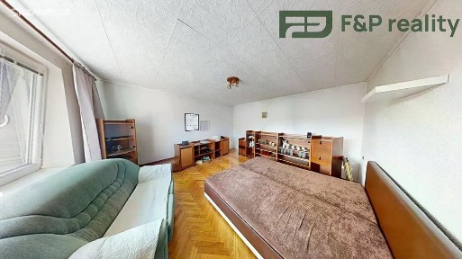 Žleby, Kutná Hora, Komenského