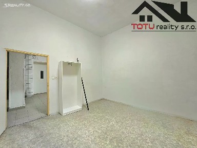 Pronájem kanceláře 400 m² Černožice