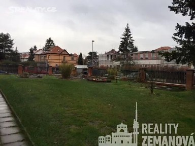 Pronájem bytu 2+kk 38 m² Révová, Praha - Strašnice