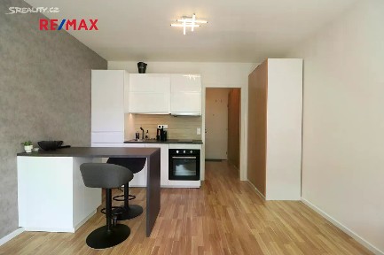 Prodej bytu 1+kk 34 m² Novovysočanská, Praha - Libeň