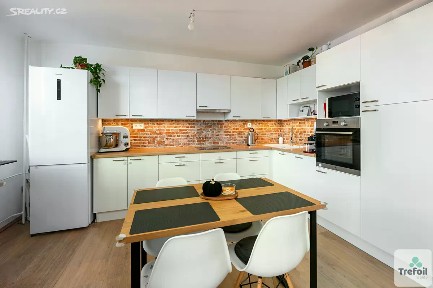 Praha, Praha 9, Černý Most, Bouřilova