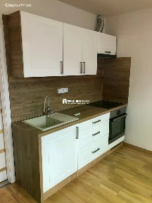 Pronájem bytu 1+kk 20 m² Štúrova, Praha - Krč