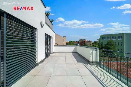 Pronájem bytu 2+kk 48 m² Gočárova třída, Hradec Králové - Pražské Předměstí