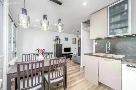 Praha, Praha 10, Vršovice, Tádžická, 8