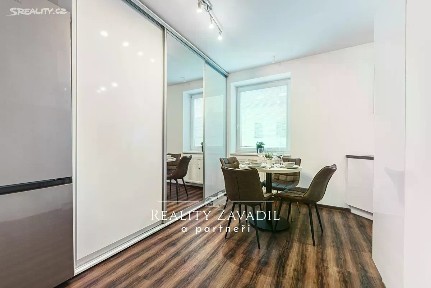 Pronájem bytu 3+1 90 m² V Ráji, Pardubice - Zelené Předměstí