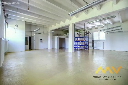 Pronájem skladového prostoru 300 m² Kudrnova, Hradec Králové - Kukleny