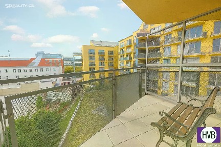 Prodej bytu 2+1 95 m² Na Harfě, Praha - Vysočany