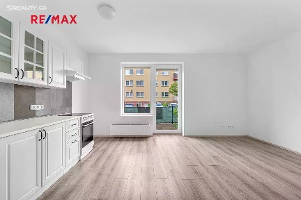 Pronájem bytu 1+kk 28 m² Armádní, Milovice - Mladá