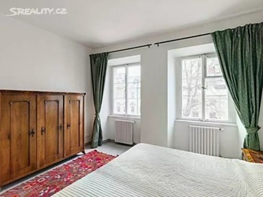 Pronájem bytu 3+1 73 m² Hroznová, Praha - Malá Strana