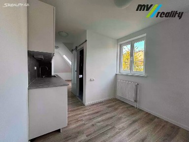 Pronájem bytu 1+kk 23 m² Cvičebná, Praha - Břevnov