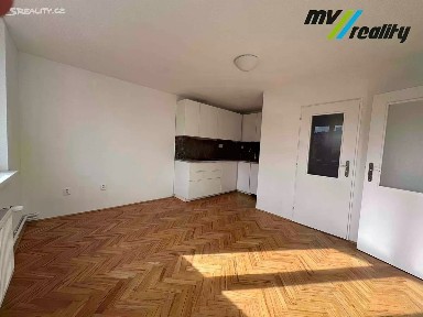 Pronájem bytu 2+kk 32 m² Cvičebná, Praha - Břevnov