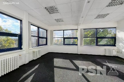 Pronájem kanceláře 145 m² Hartigova, Praha - Žižkov