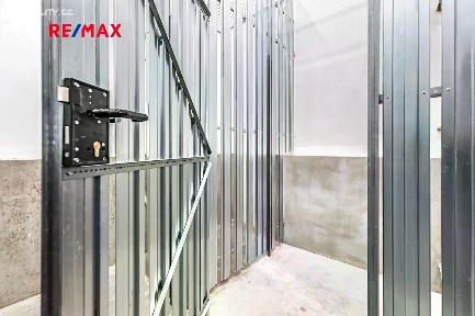Pronájem skladového prostoru 2 m² Kubánské náměstí, Praha - Vršovice