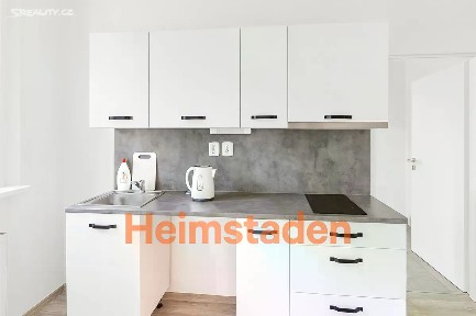 Pronájem bytu 1+kk 26 m² Hlavní třída, Ostrava - Poruba