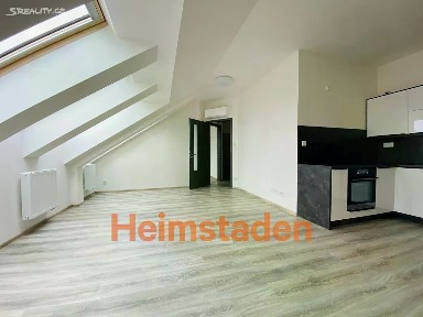 Ostrava, Ostrava-město, Poruba, Havlíčkovo náměstí, 16