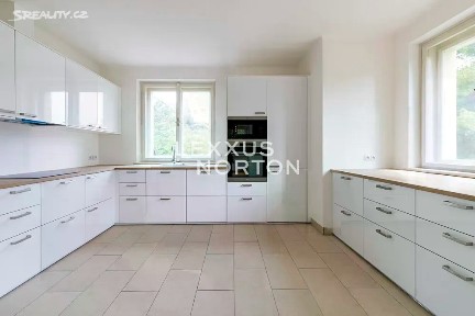 Pronájem rodinného domu 250 m², pozemek 800 m² K vodojemu, Praha - Smíchov