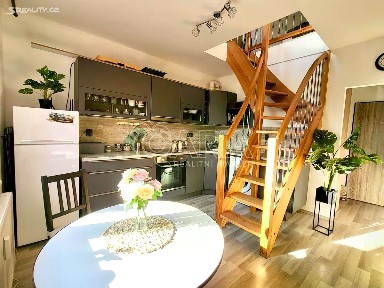 Prodej bytu 1+1 38 m² Herejkova, Starý Plzenec